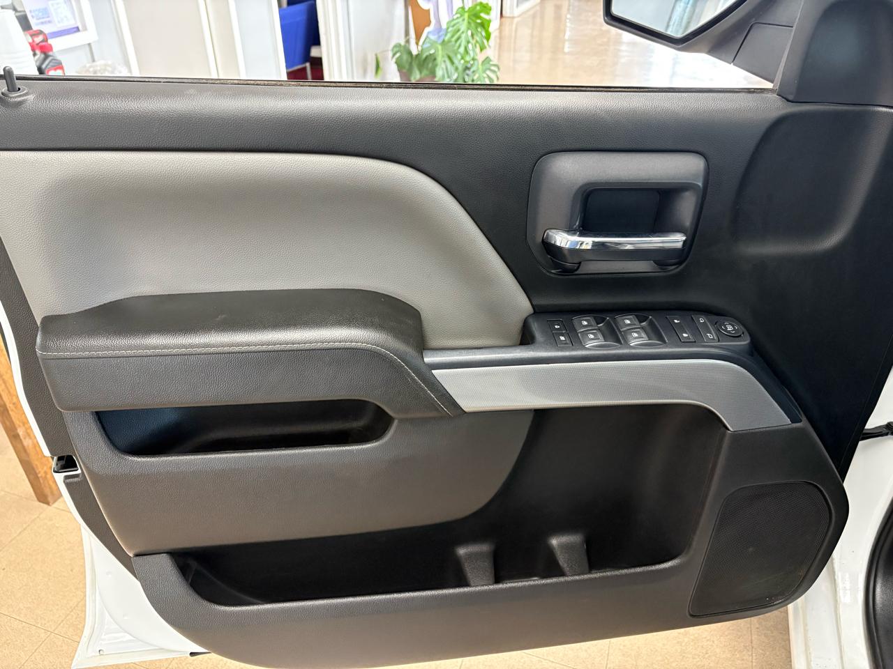 Chevrolet Silverado 1500 4WD Crew Cab 143.5" LT w/2LT 2018