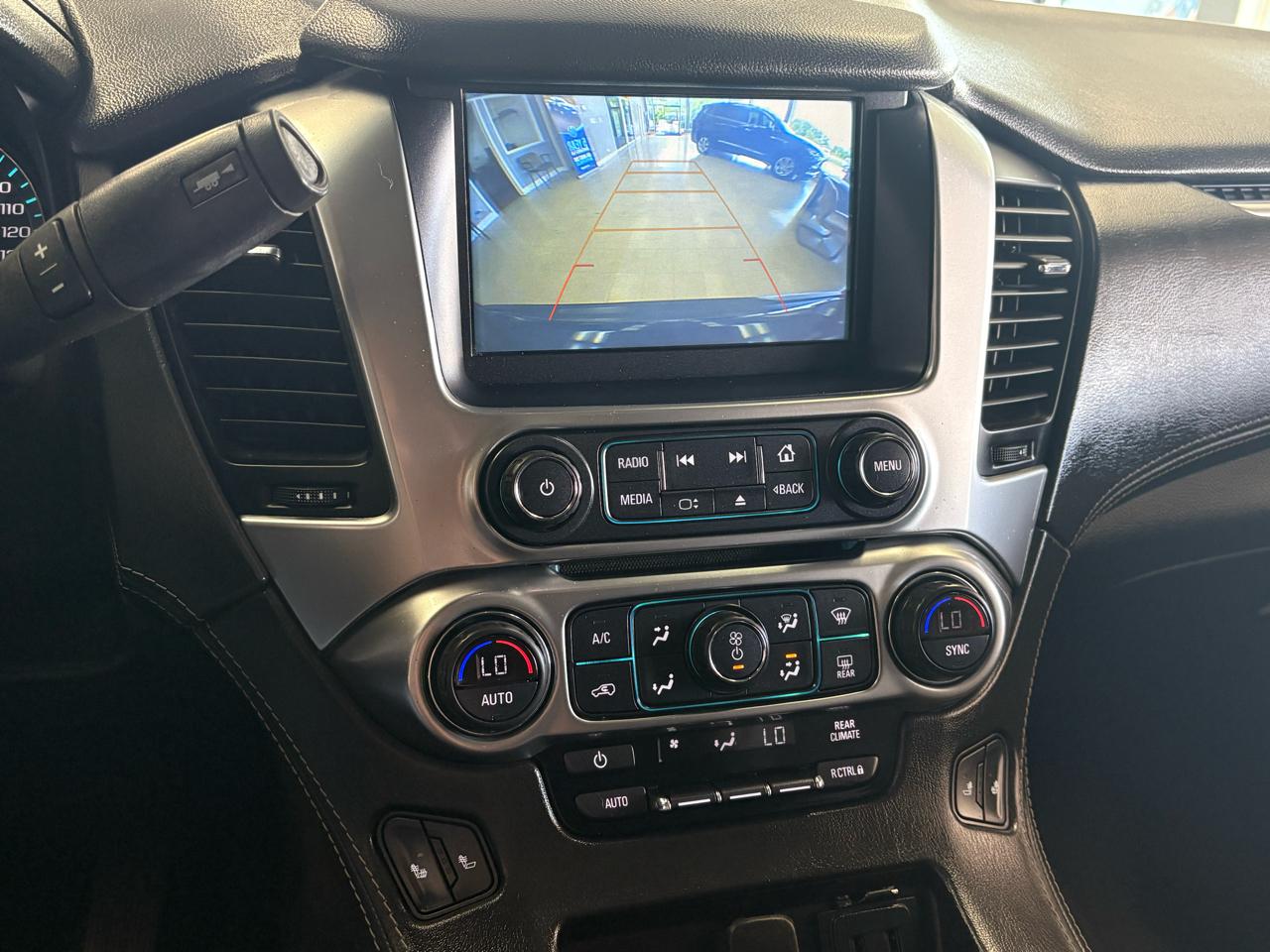 Chevrolet Suburban 4WD 4dr LT 2020