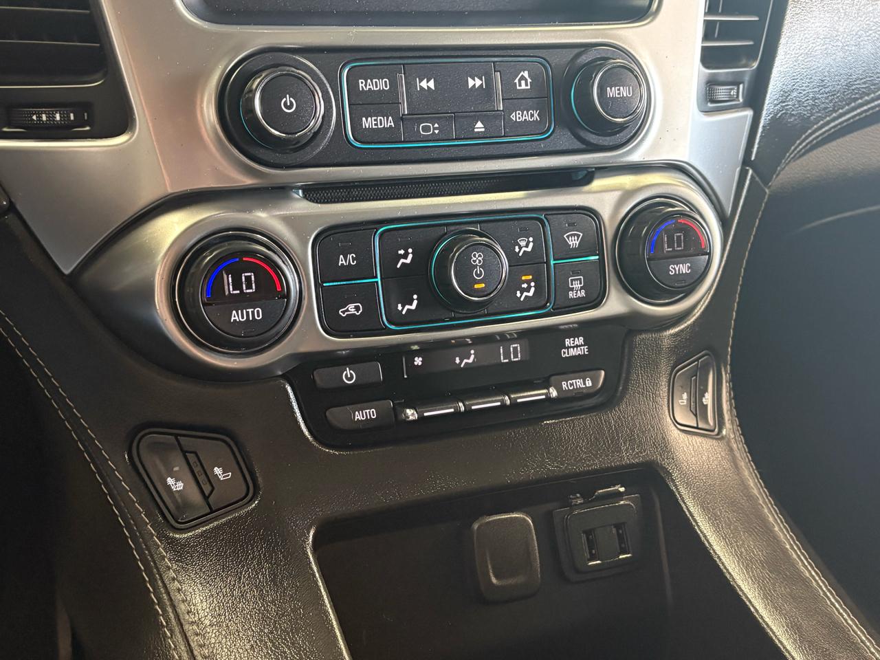 Chevrolet Suburban 4WD 4dr LT 2020