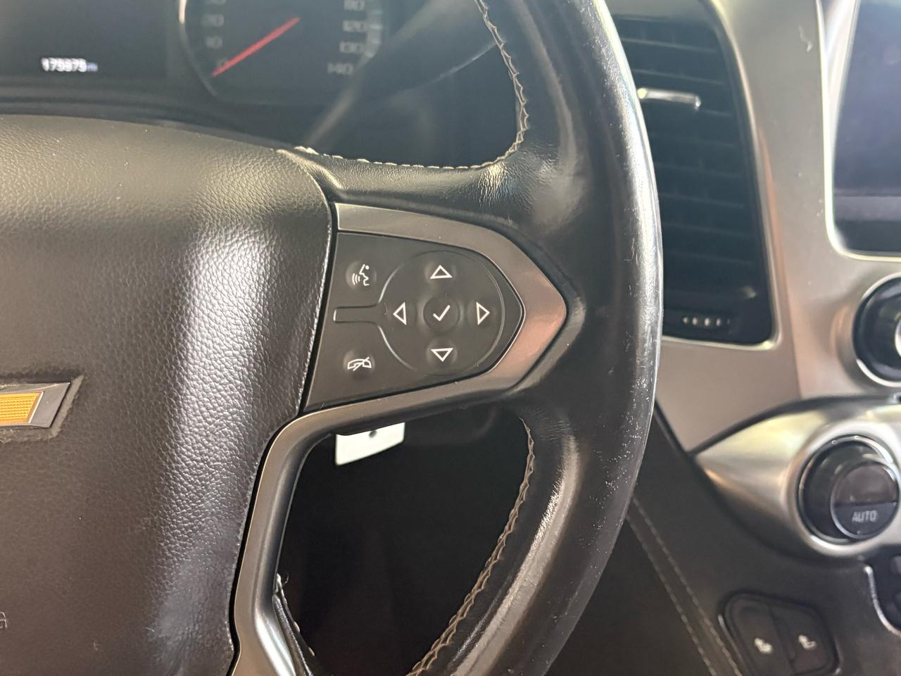 Chevrolet Suburban 4WD 4dr LT 2020