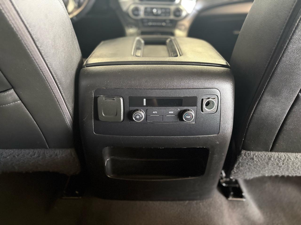 Chevrolet Suburban 4WD 4dr LT 2020