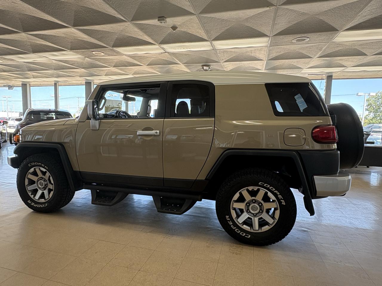 Toyota FJ Cruiser 4WD 4dr Man (Natl) 2014