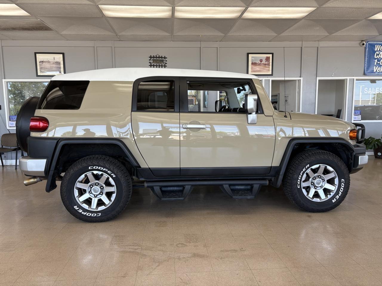 Toyota FJ Cruiser 4WD 4dr Man (Natl) 2014