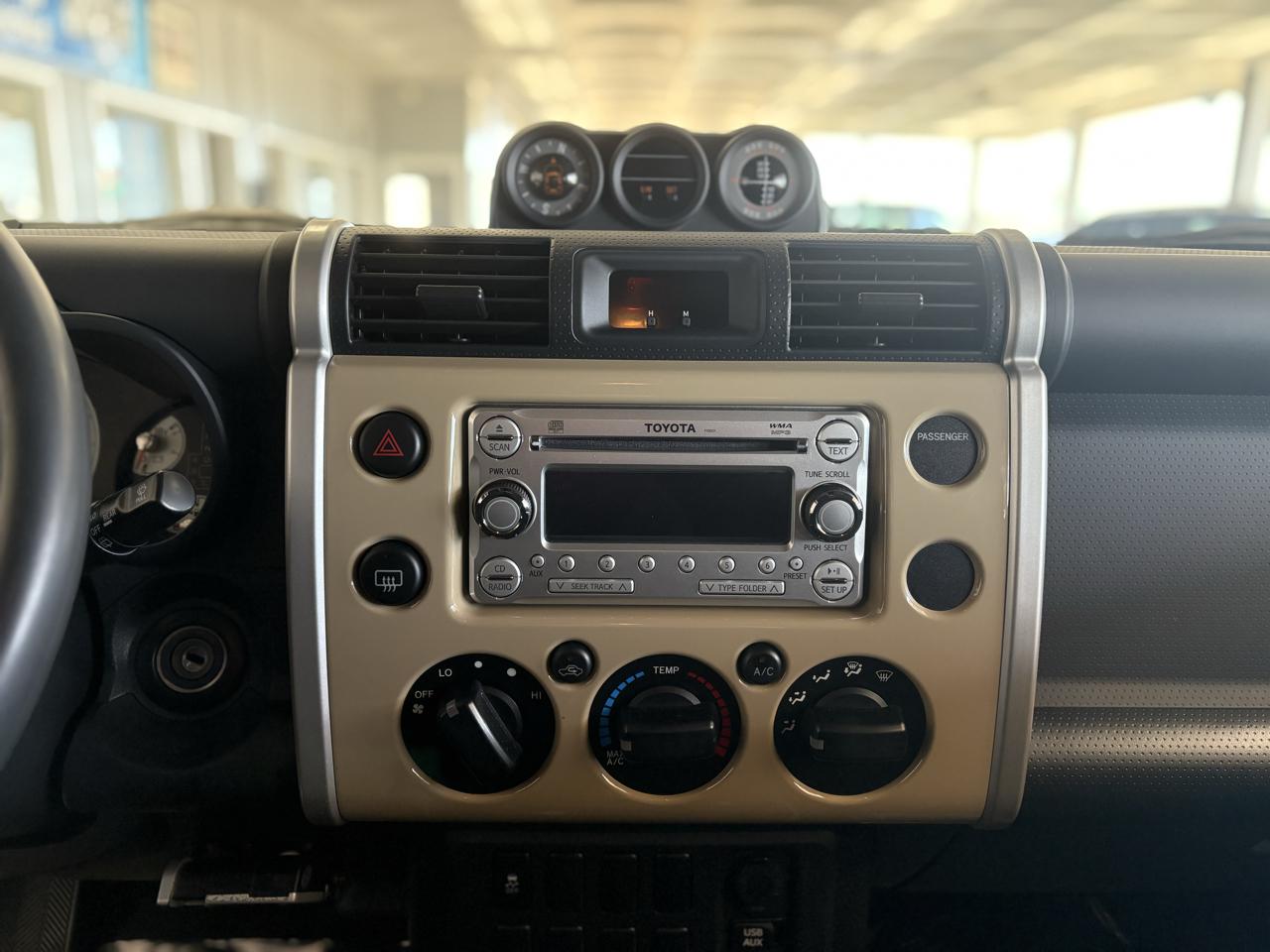 Toyota FJ Cruiser 4WD 4dr Man (Natl) 2014