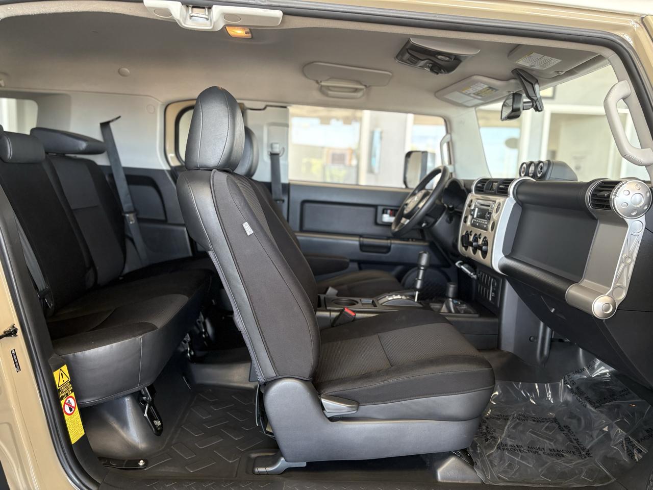 Toyota FJ Cruiser 4WD 4dr Man (Natl) 2014