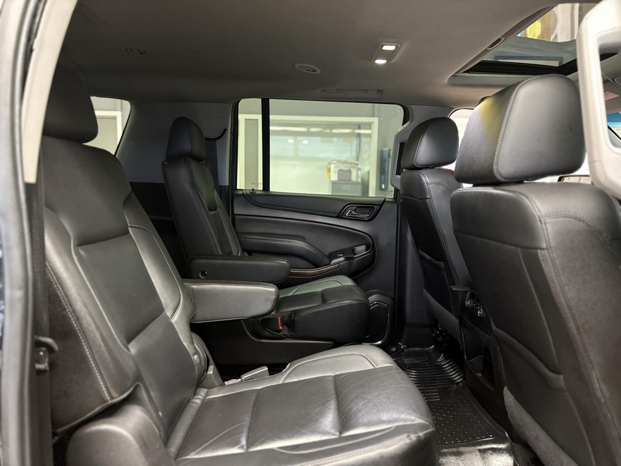 Chevrolet Suburban 4WD 4dr LT 2020