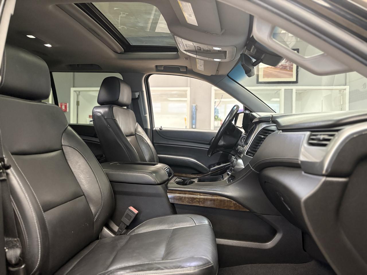 Chevrolet Suburban 4WD 4dr LT 2020