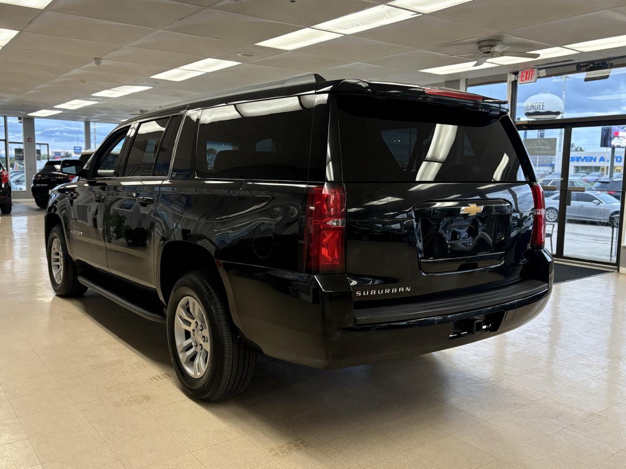 Chevrolet Suburban 4WD 4dr LT 2020