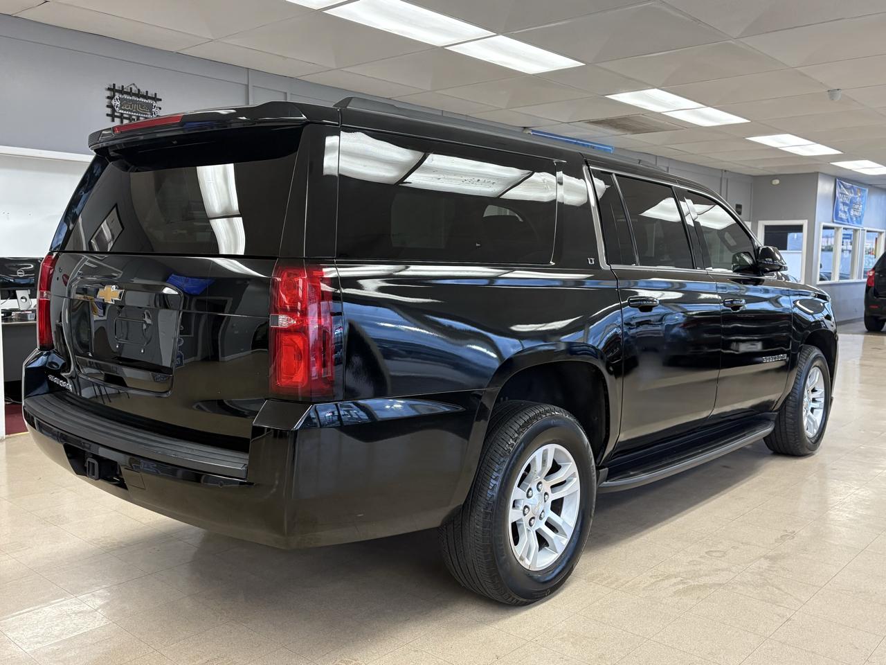 Chevrolet Suburban 4WD 4dr LT 2020