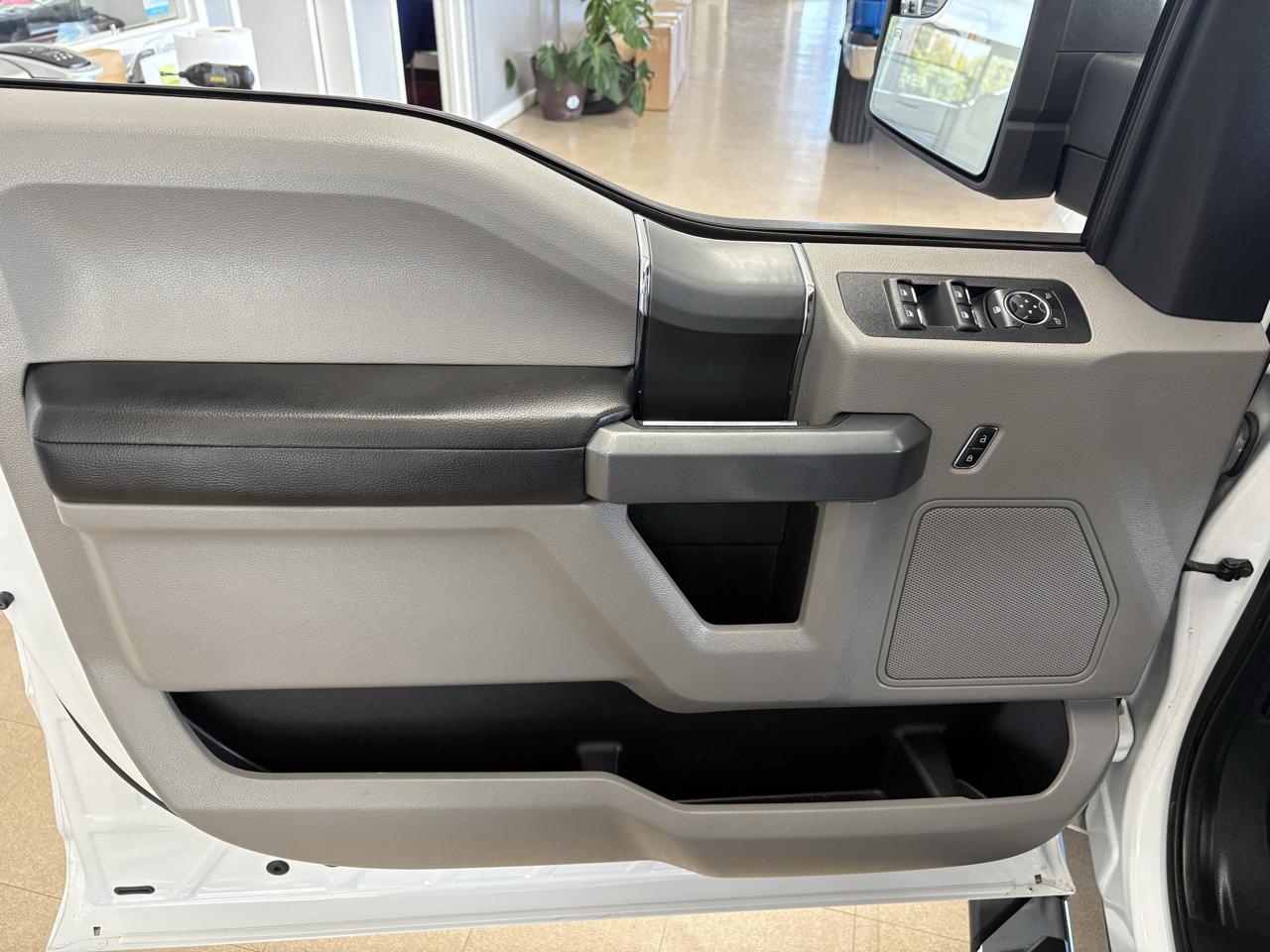 Ford F-150 4WD SuperCrew 145" XLT 2016