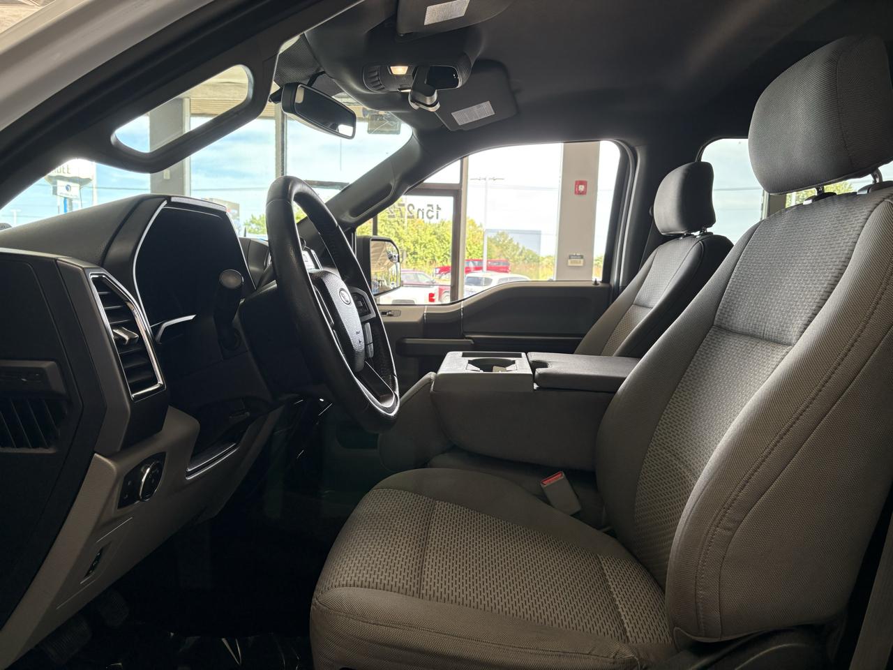 Ford F-150 4WD SuperCrew 145" XLT 2016