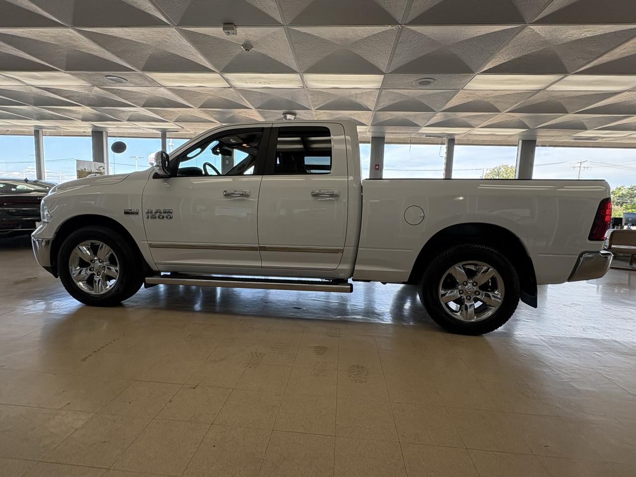 RAM 1500 4WD Quad Cab 140.5" Big Horn 2015