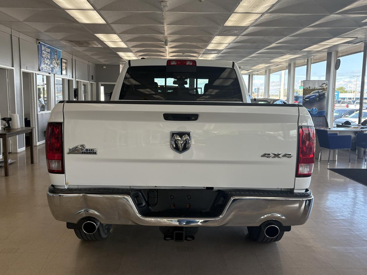RAM 1500 4WD Quad Cab 140.5" Big Horn 2015