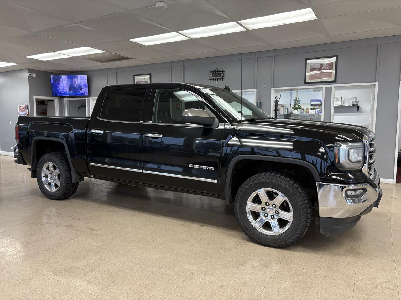 GMC Sierra 1500 4WD Crew Cab 143.5" SLT 2018