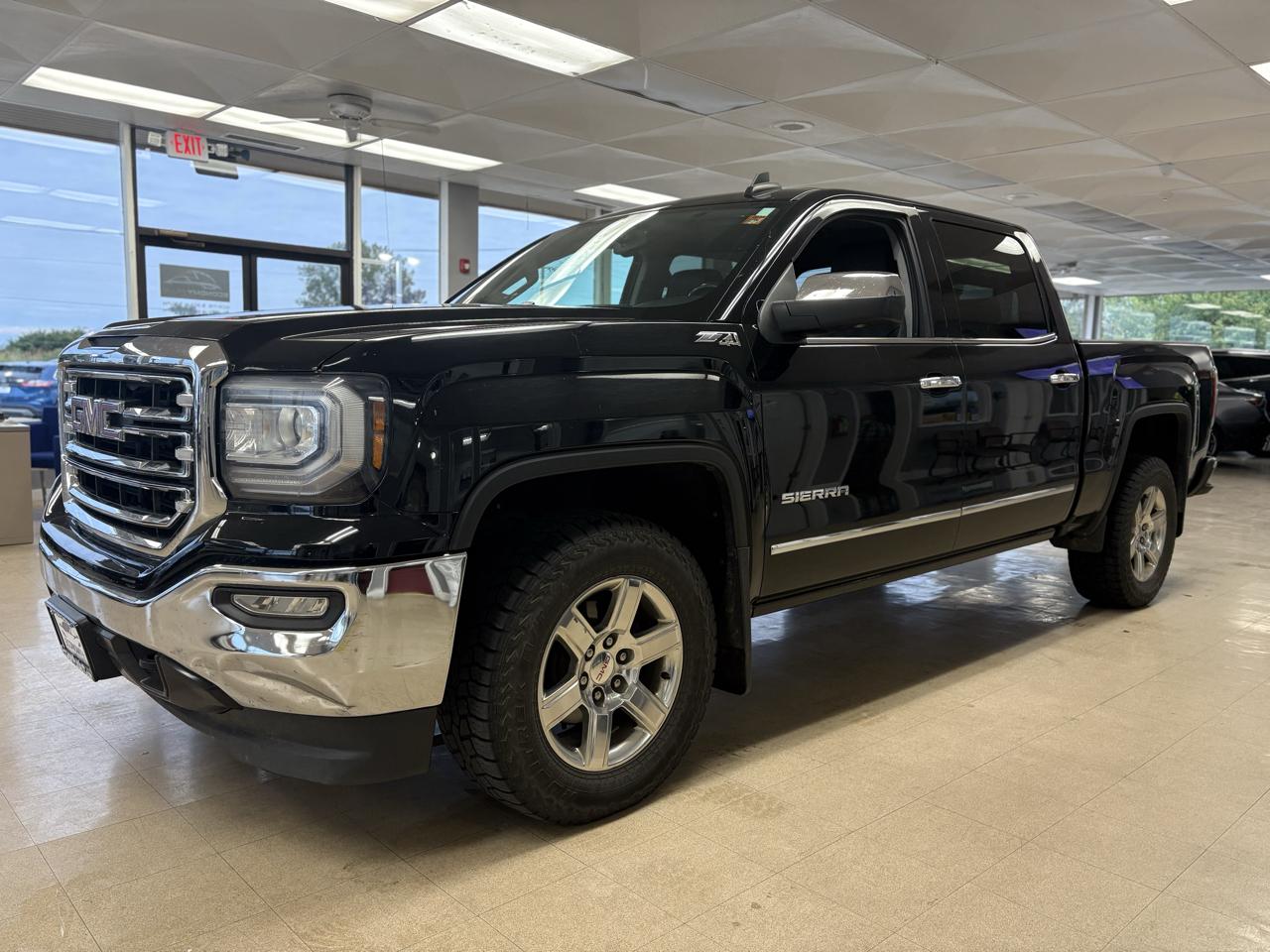 GMC Sierra 1500 4WD Crew Cab 143.5" SLT 2018