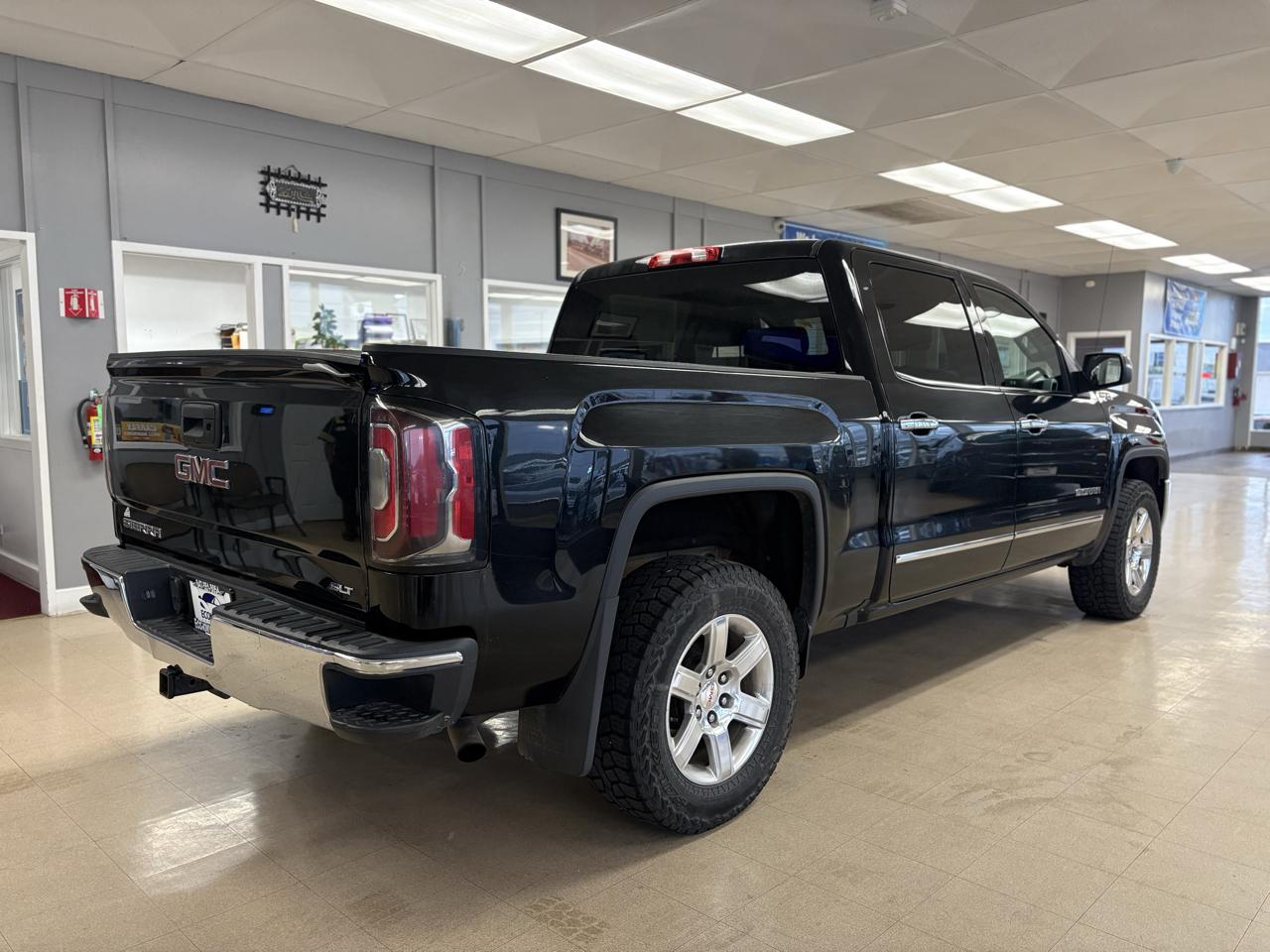 GMC Sierra 1500 4WD Crew Cab 143.5" SLT 2018