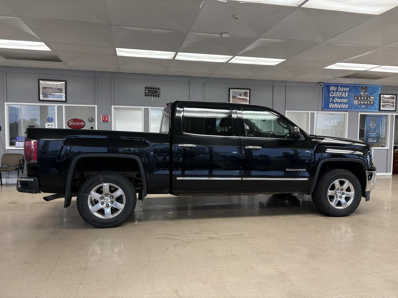 GMC Sierra 1500 4WD Crew Cab 143.5" SLT 2018