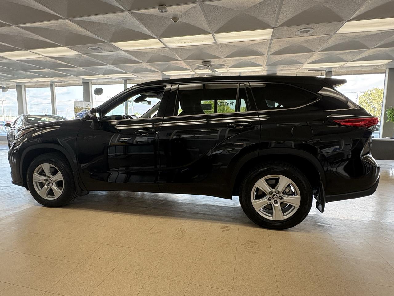 Toyota Highlander LE FWD (Natl) 2020