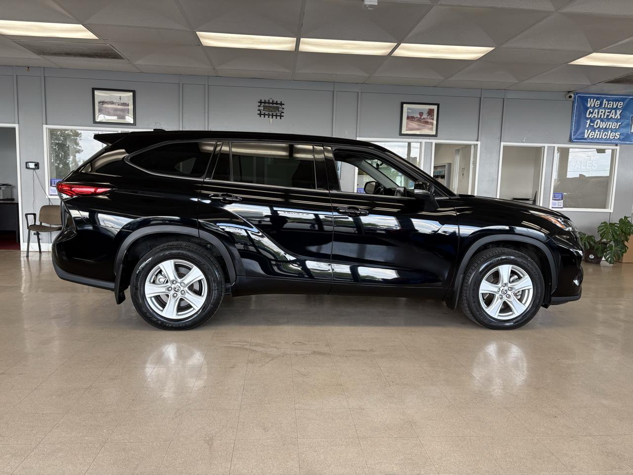 Toyota Highlander LE FWD (Natl) 2020