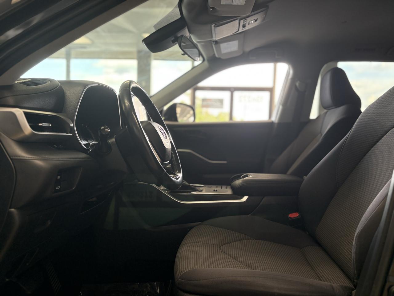 Toyota Highlander LE FWD (Natl) 2020