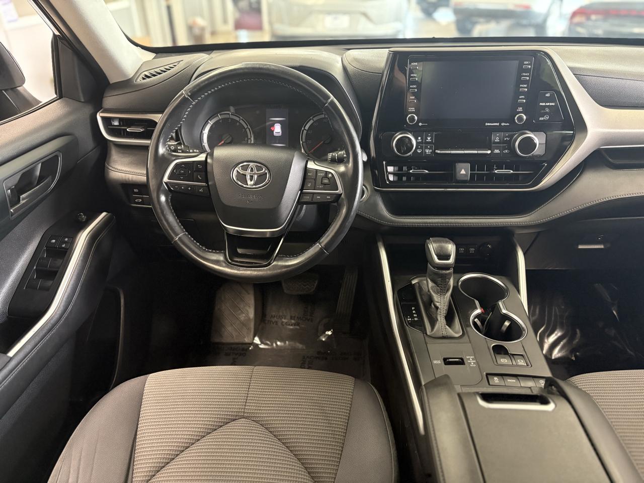 Toyota Highlander LE FWD (Natl) 2020