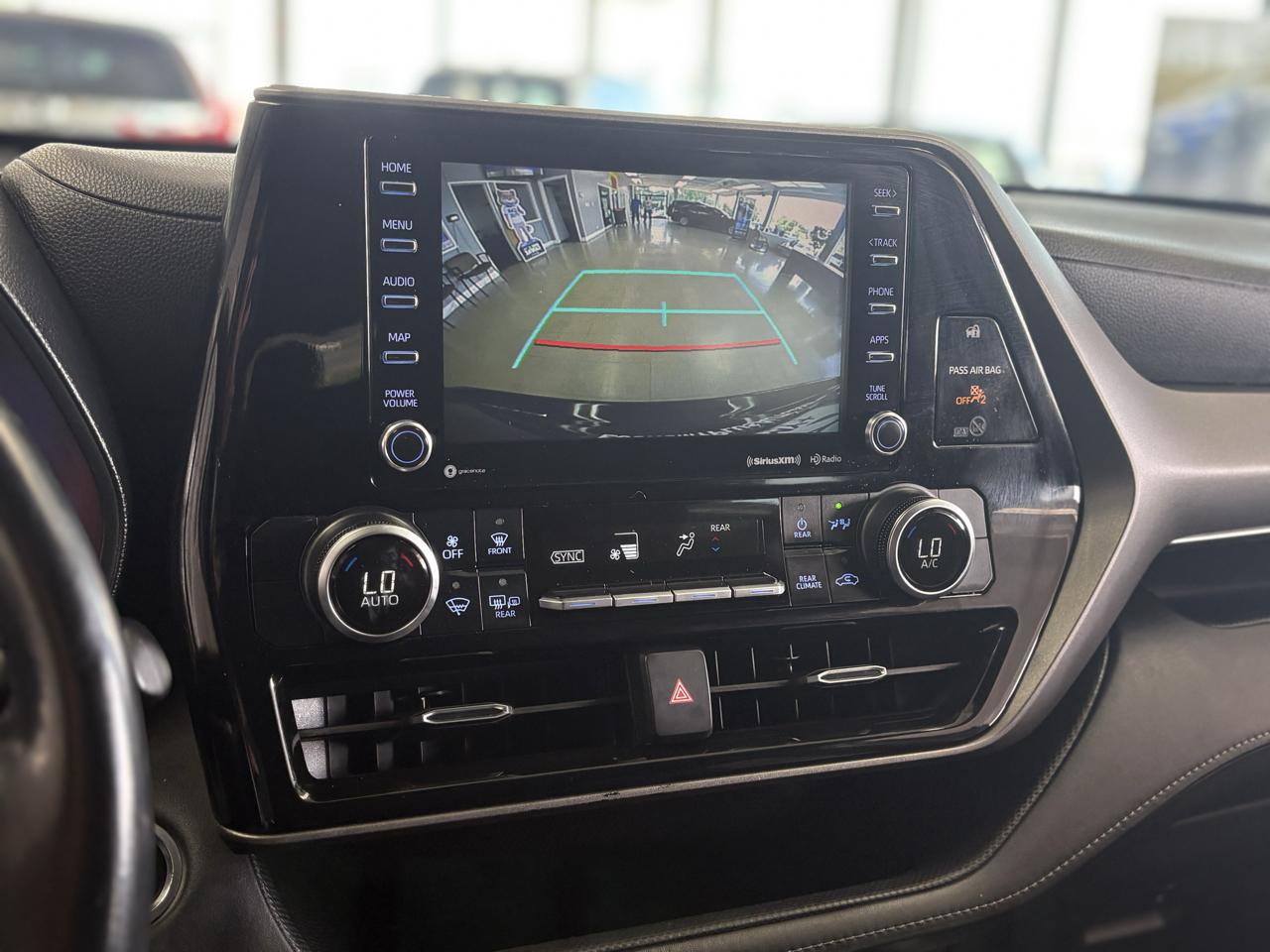 Toyota Highlander LE FWD (Natl) 2020