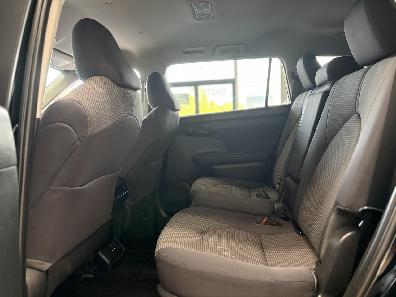 Toyota Highlander LE FWD (Natl) 2020