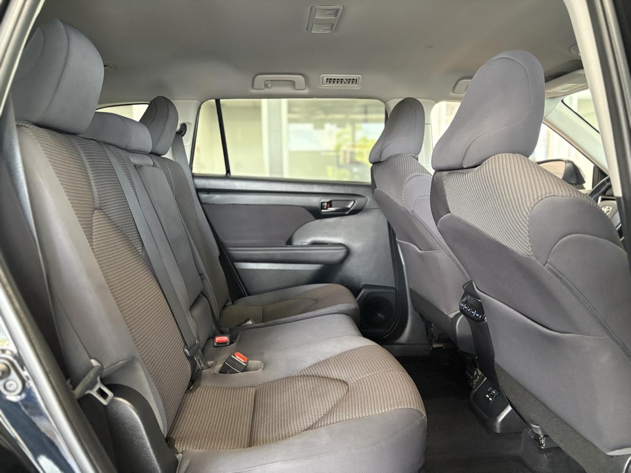 Toyota Highlander LE FWD (Natl) 2020