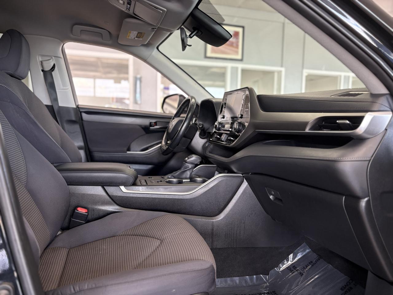 Toyota Highlander LE FWD (Natl) 2020