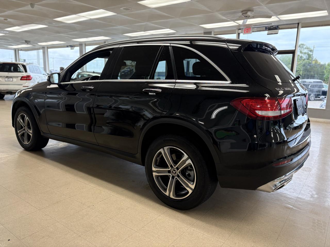 Mercedes-Benz GLC GLC 300 4MATIC SUV 2017