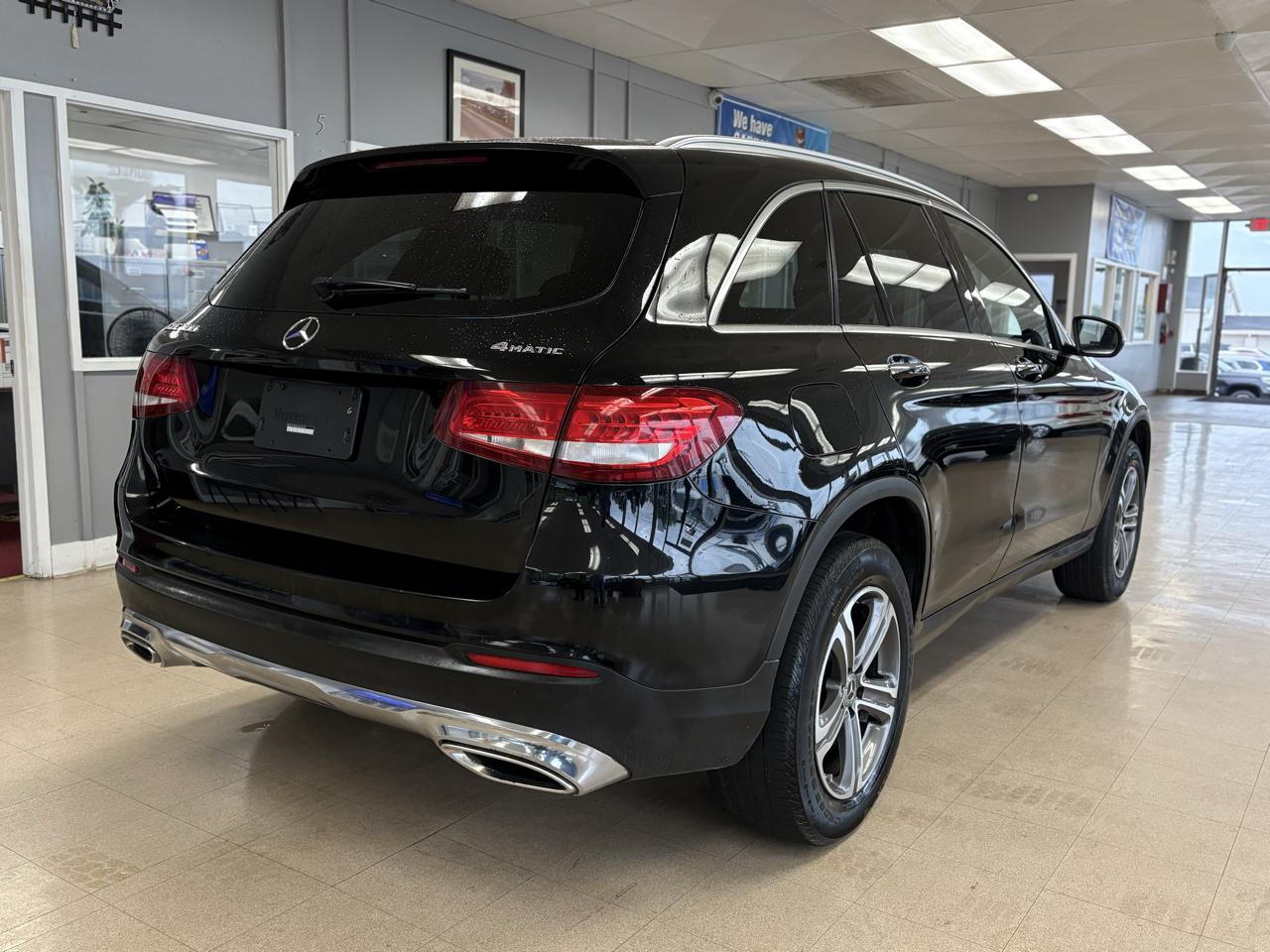Mercedes-Benz GLC GLC 300 4MATIC SUV 2017