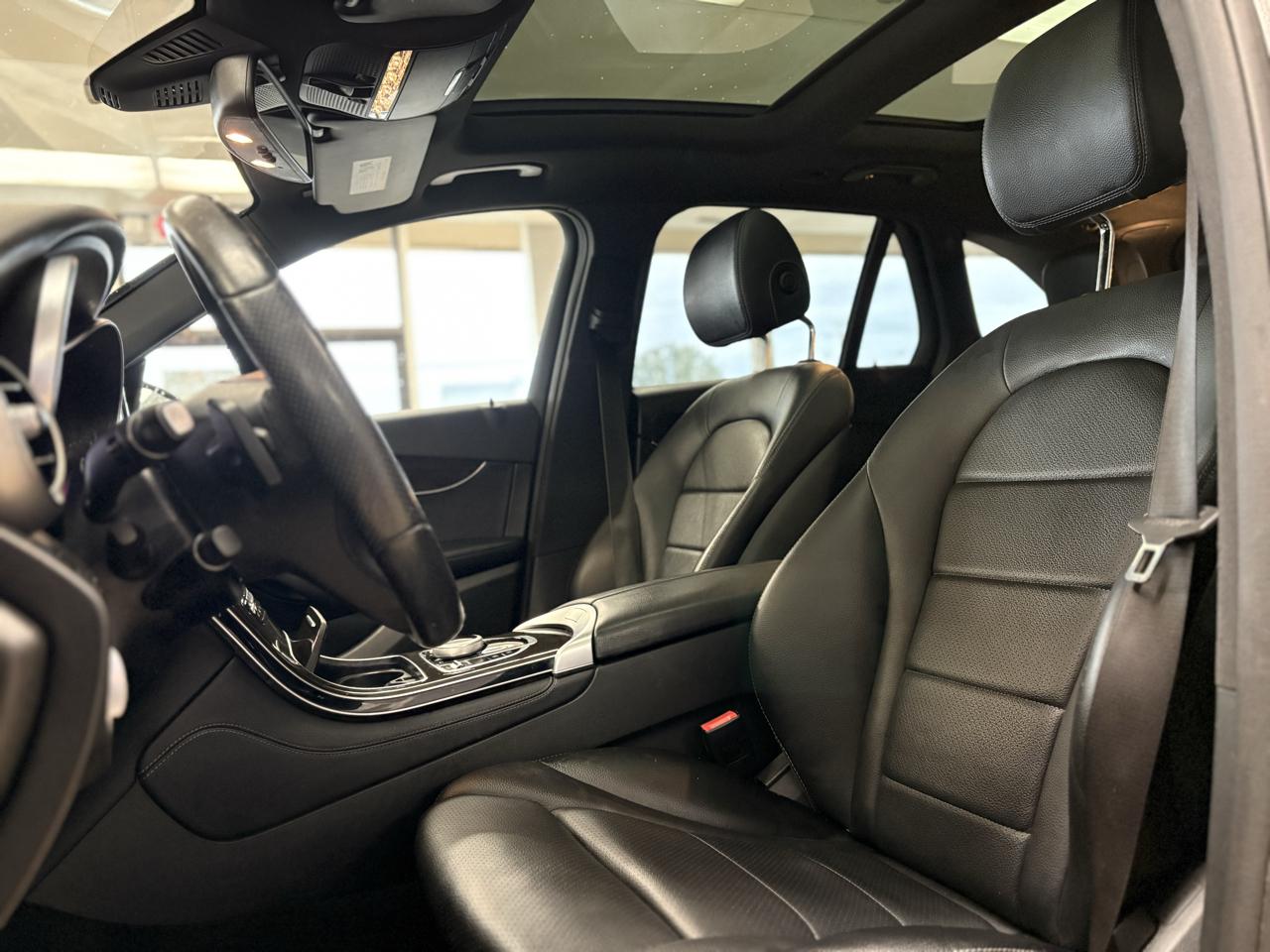 Mercedes-Benz GLC GLC 300 4MATIC SUV 2017