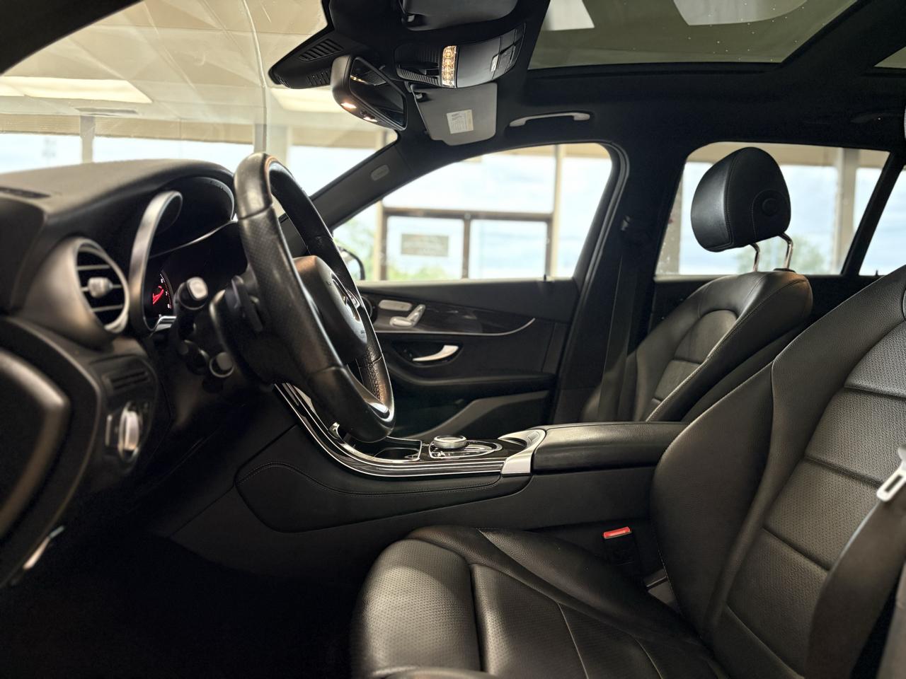 Mercedes-Benz GLC GLC 300 4MATIC SUV 2017