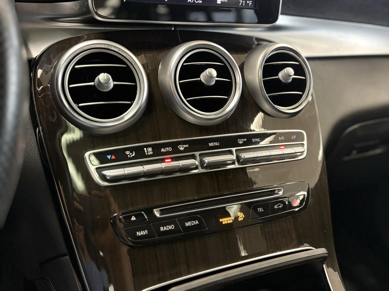 Mercedes-Benz GLC GLC 300 4MATIC SUV 2017