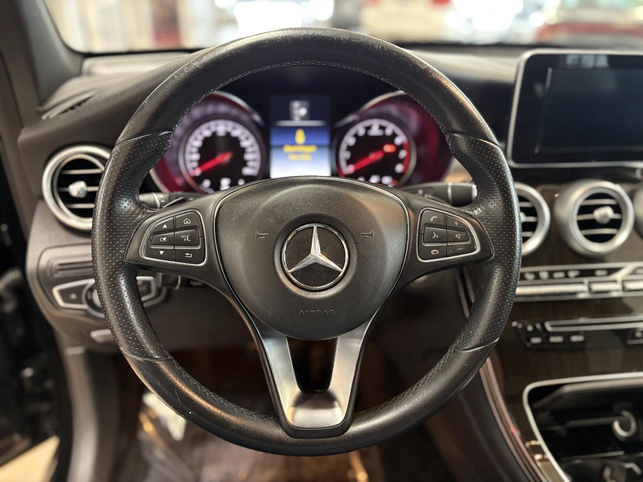 Mercedes-Benz GLC GLC 300 4MATIC SUV 2017