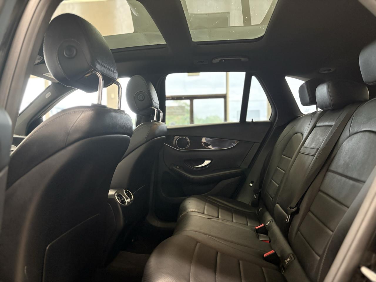 Mercedes-Benz GLC GLC 300 4MATIC SUV 2017