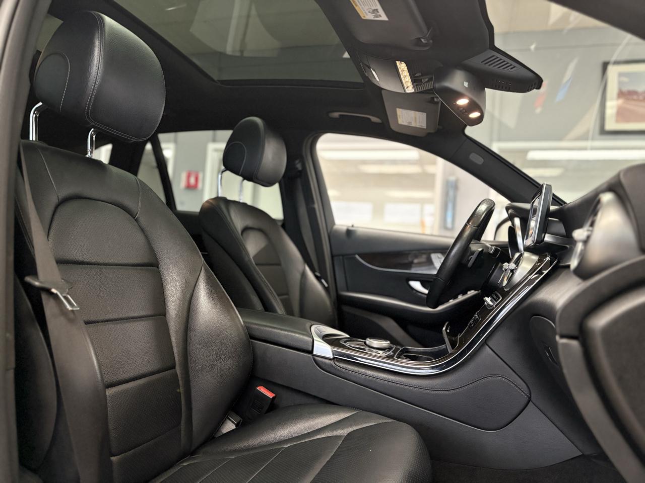 Mercedes-Benz GLC GLC 300 4MATIC SUV 2017