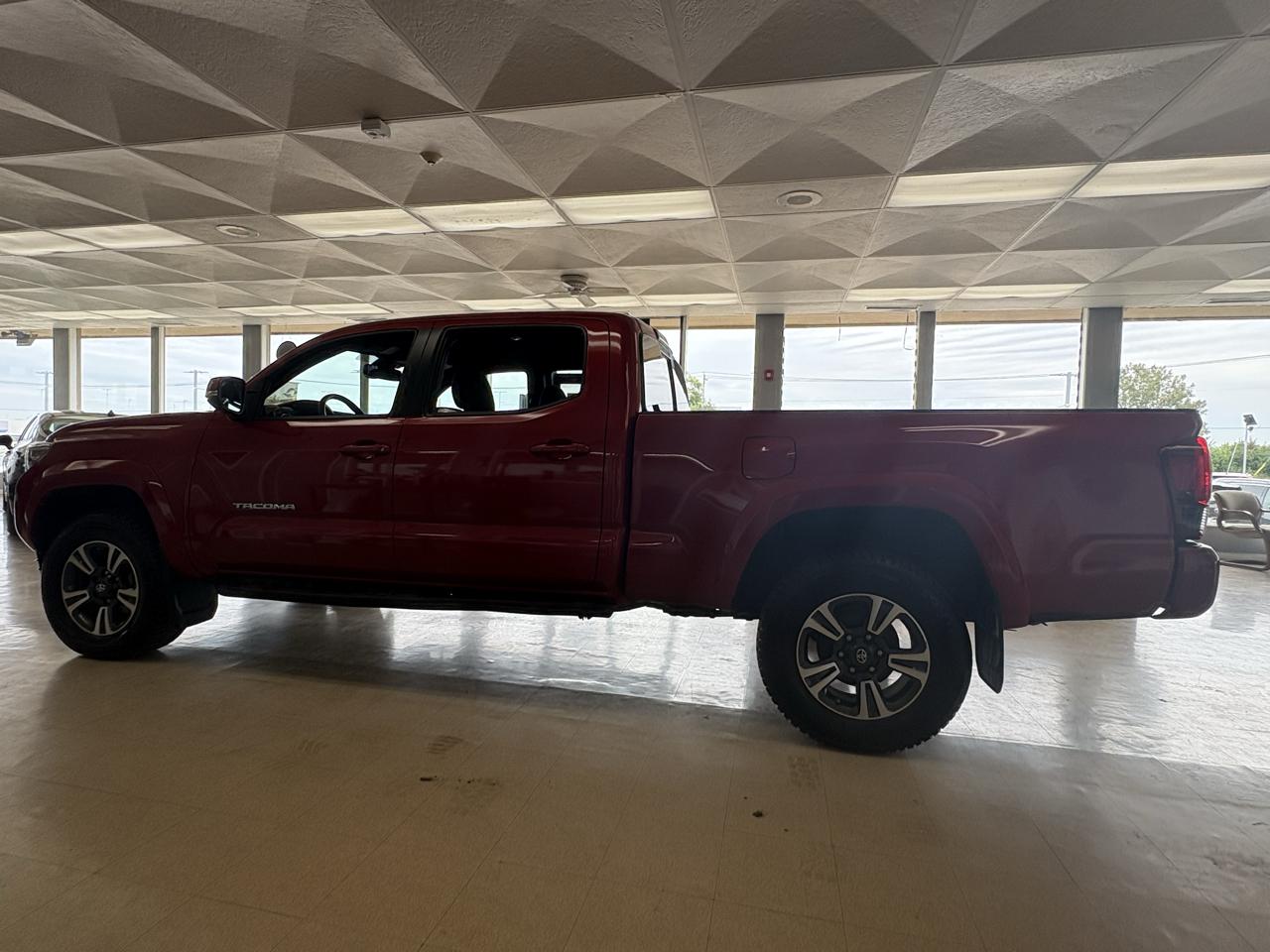 Toyota Tacoma SR5 Double Cab 6' Bed V6 4x4 AT (Natl) 2018