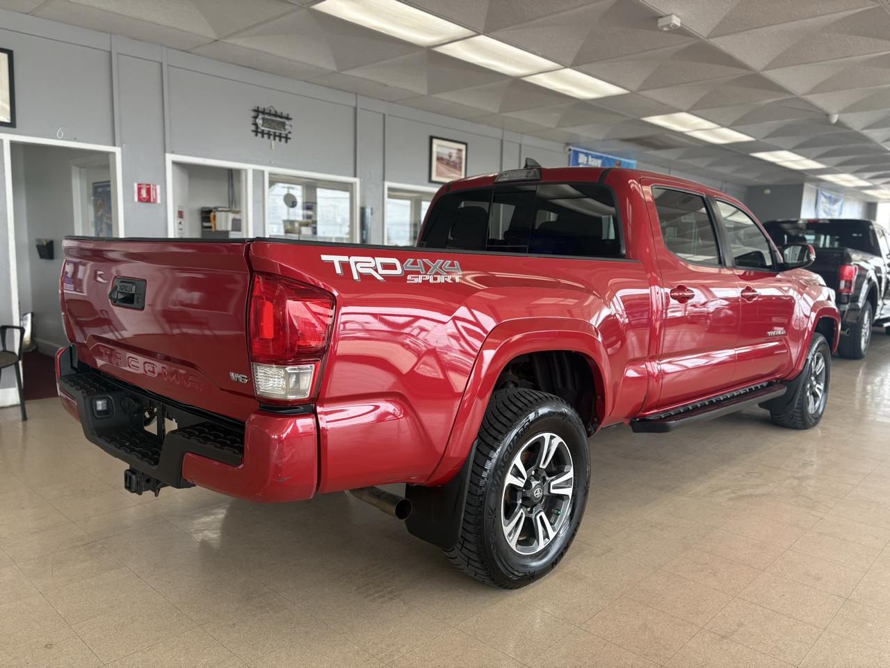 Toyota Tacoma SR5 Double Cab 6' Bed V6 4x4 AT (Natl) 2018
