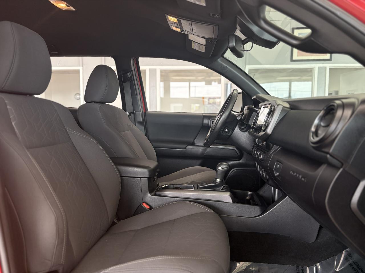 Toyota Tacoma SR5 Double Cab 6' Bed V6 4x4 AT (Natl) 2018
