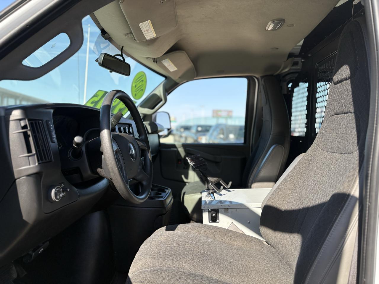 Chevrolet Express Cargo Van RWD 2500 135" 2020