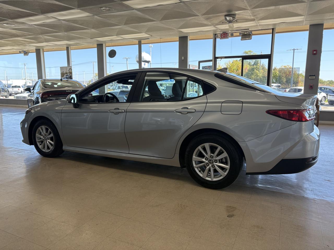 Toyota Camry XLE (Natl) 2025