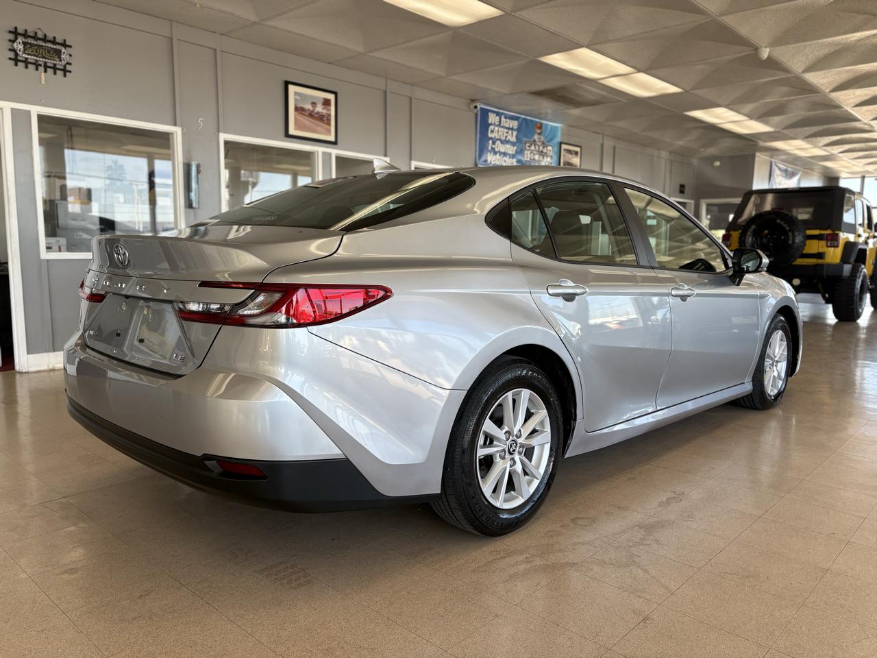 Toyota Camry XLE (Natl) 2025