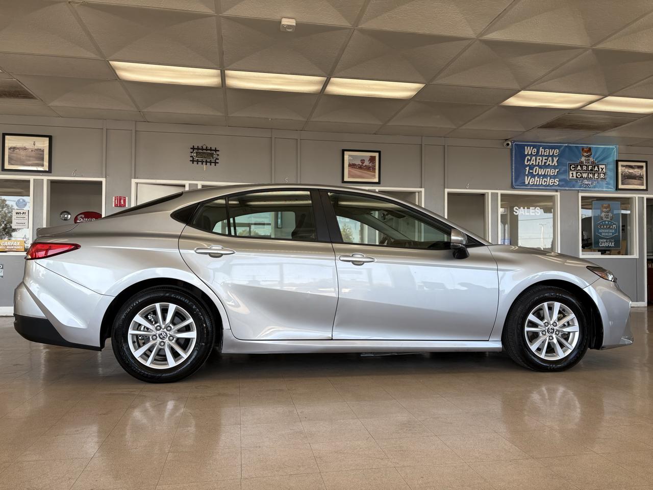 Toyota Camry XLE (Natl) 2025