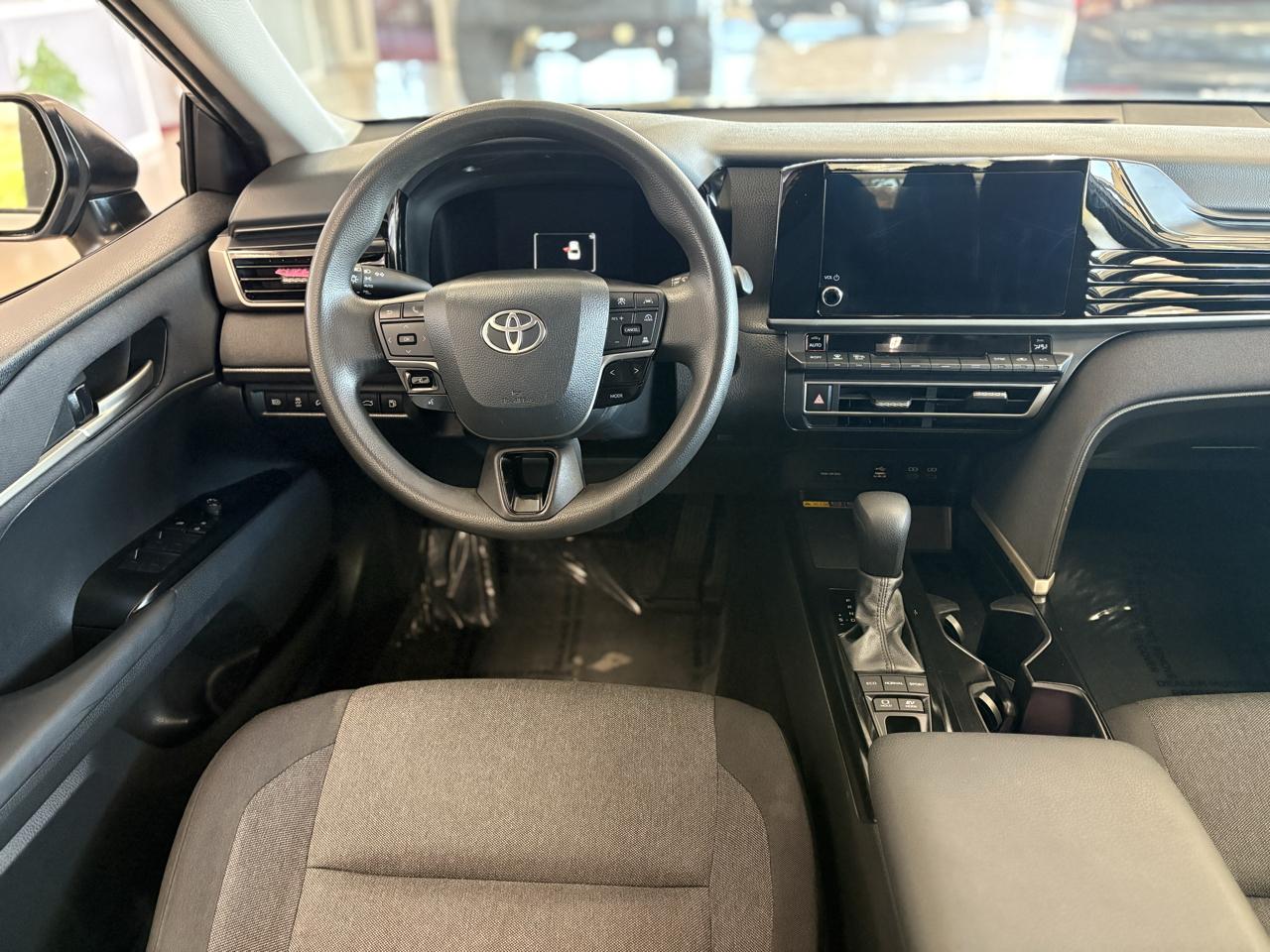 Toyota Camry XLE (Natl) 2025