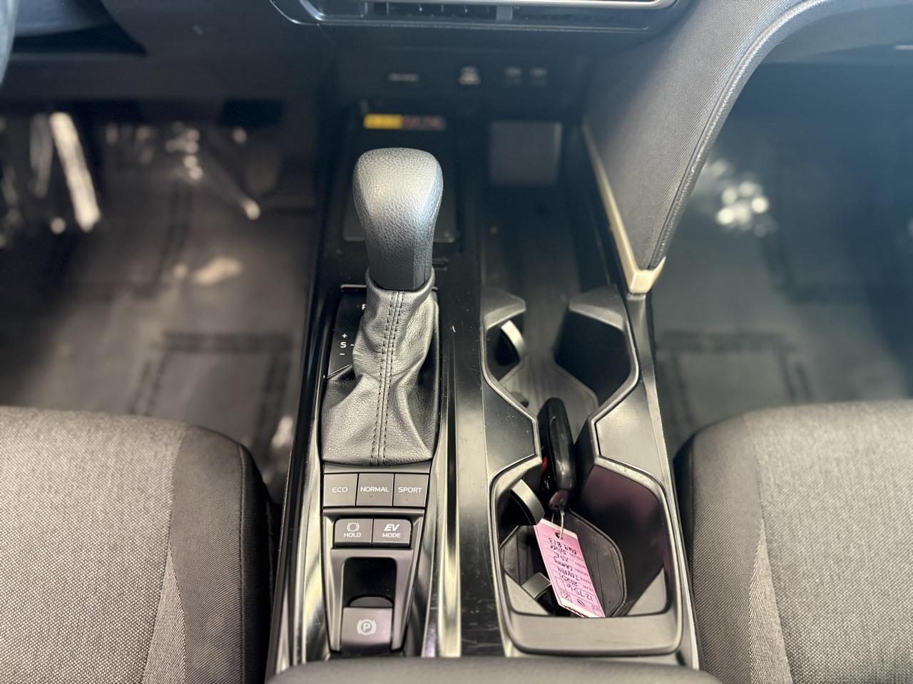 Toyota Camry XLE (Natl) 2025
