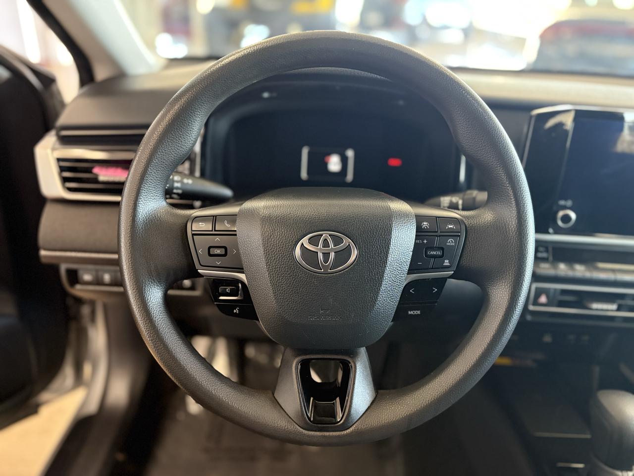 Toyota Camry XLE (Natl) 2025