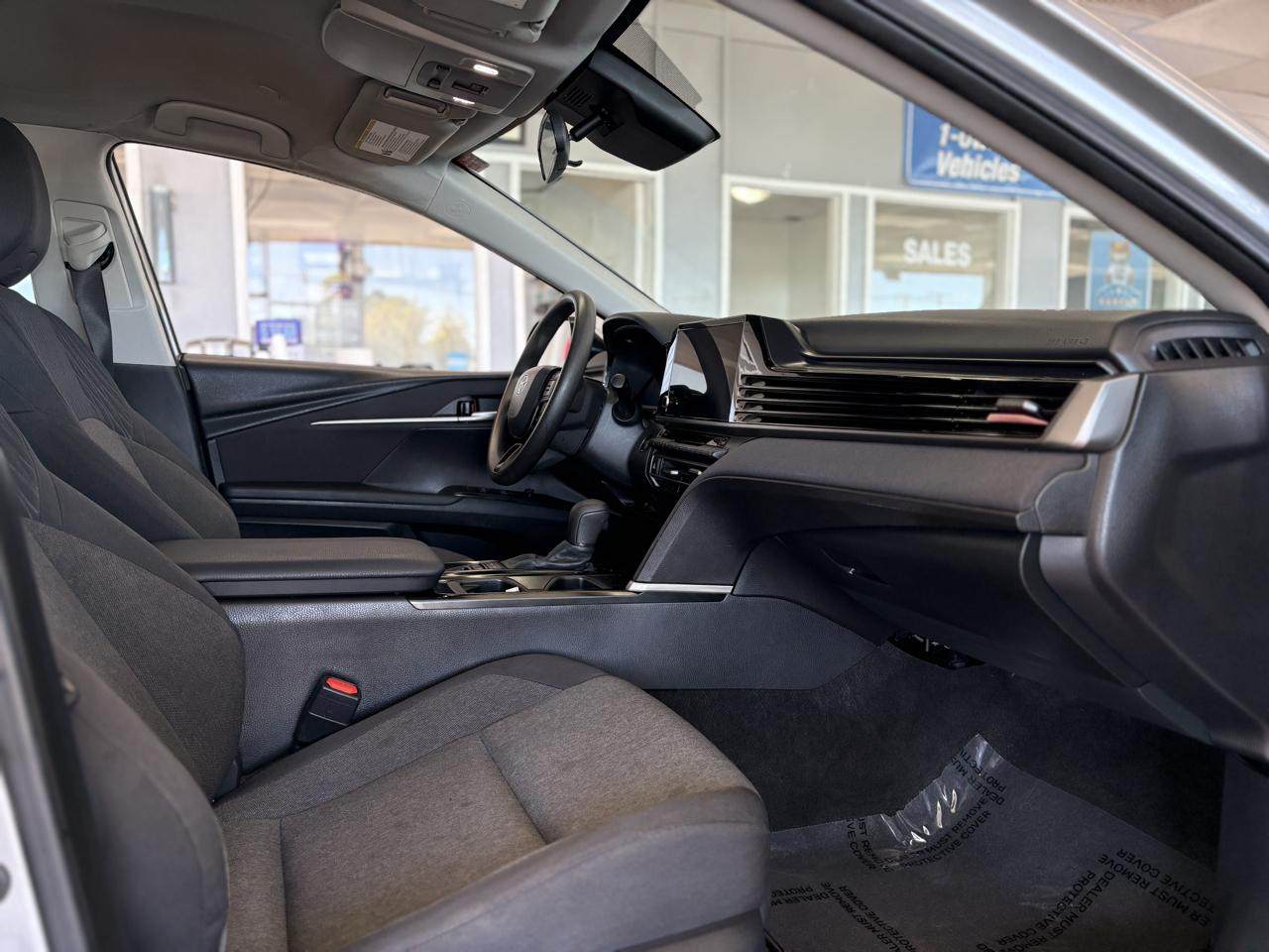Toyota Camry XLE (Natl) 2025