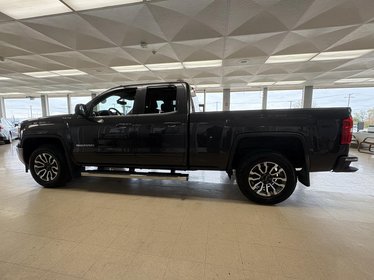 GMC Sierra 1500 4WD Double Cab 143.5" SLE 2015