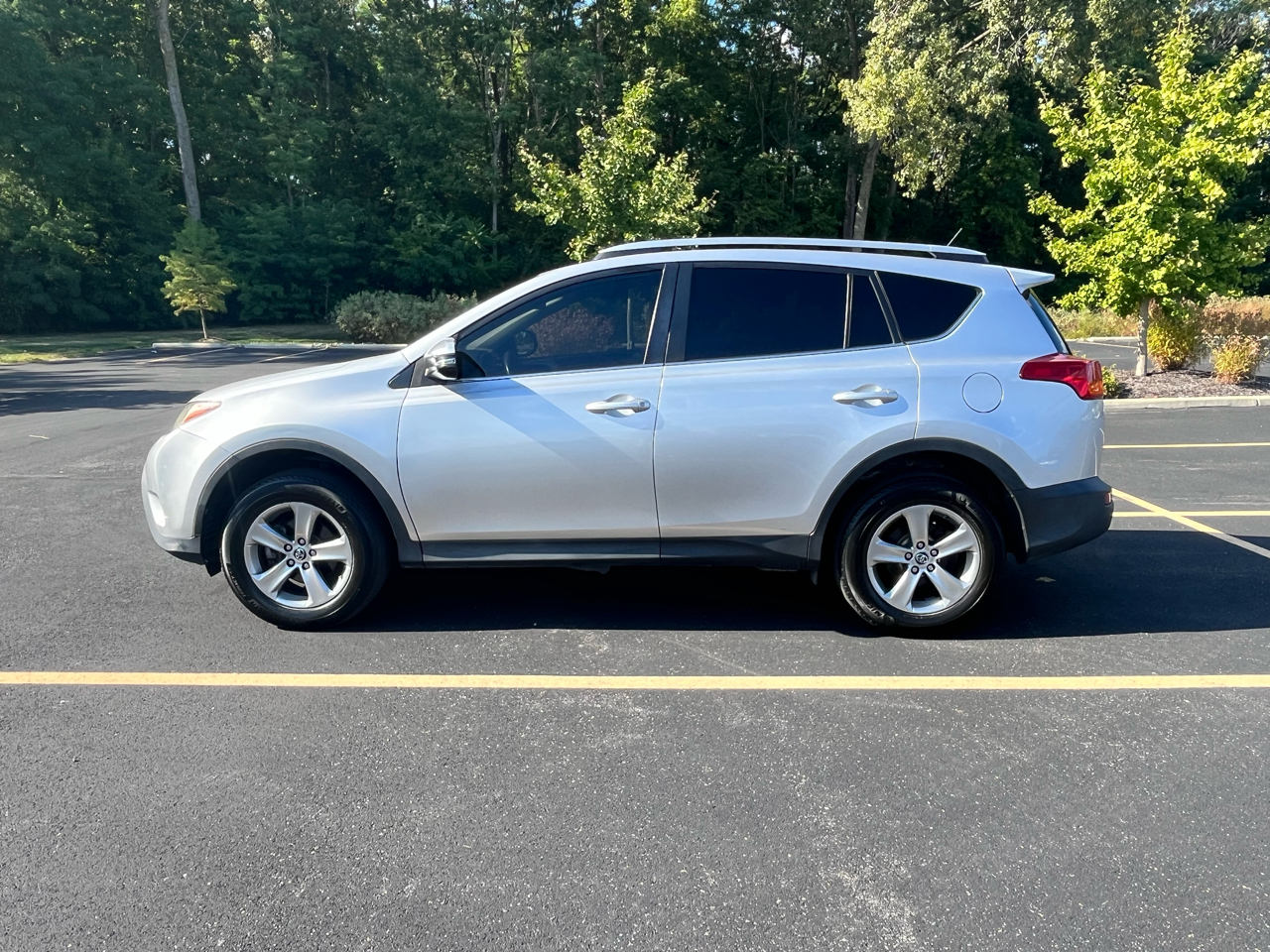 Toyota RAV4 XLE AWD 2015 Toyota RAV4 XLE AWD 2015